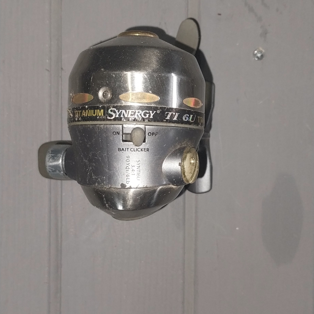 Vintage Synergy TI6U Bait Clicker Fishing Reel
